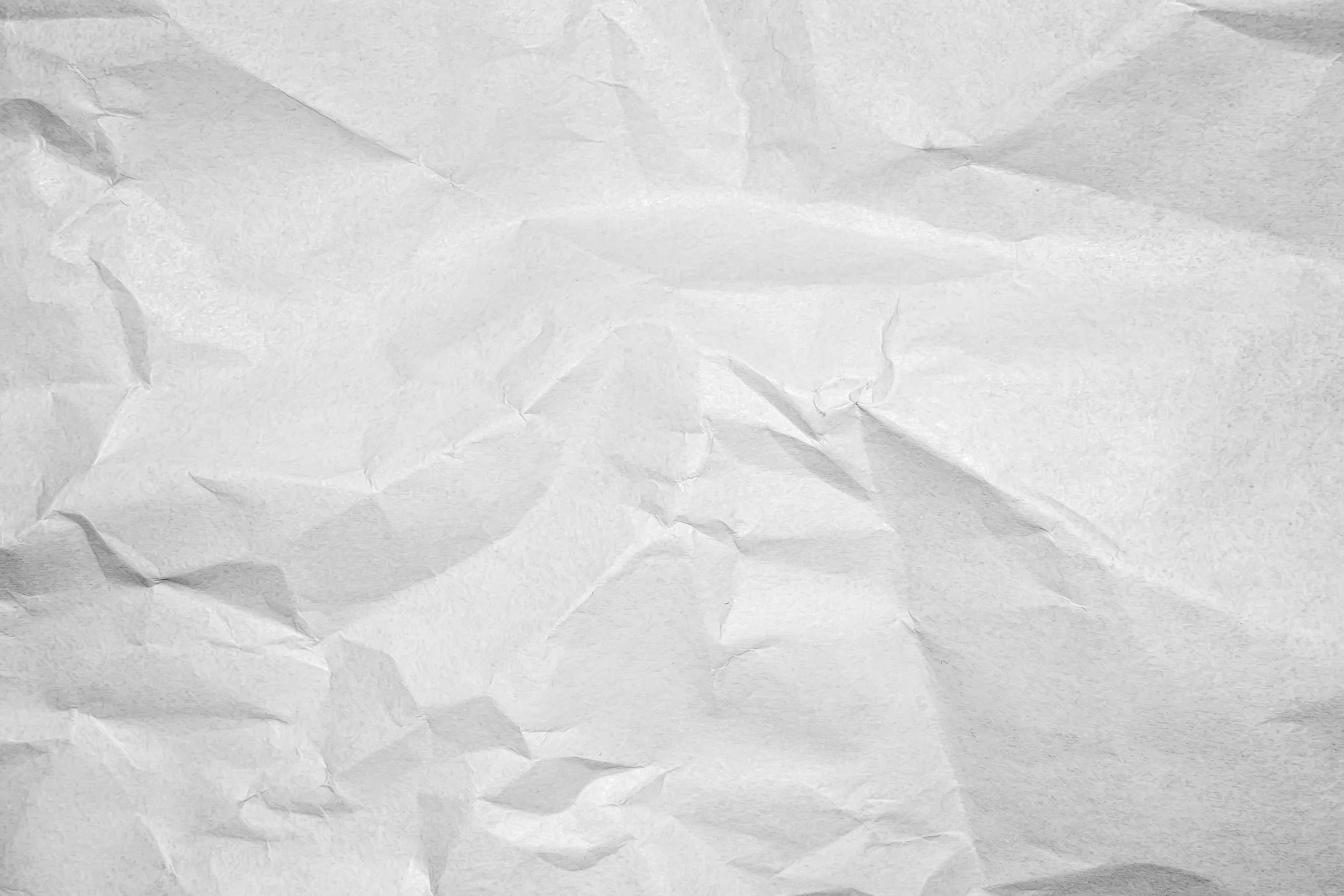 Смятый листок бумаги