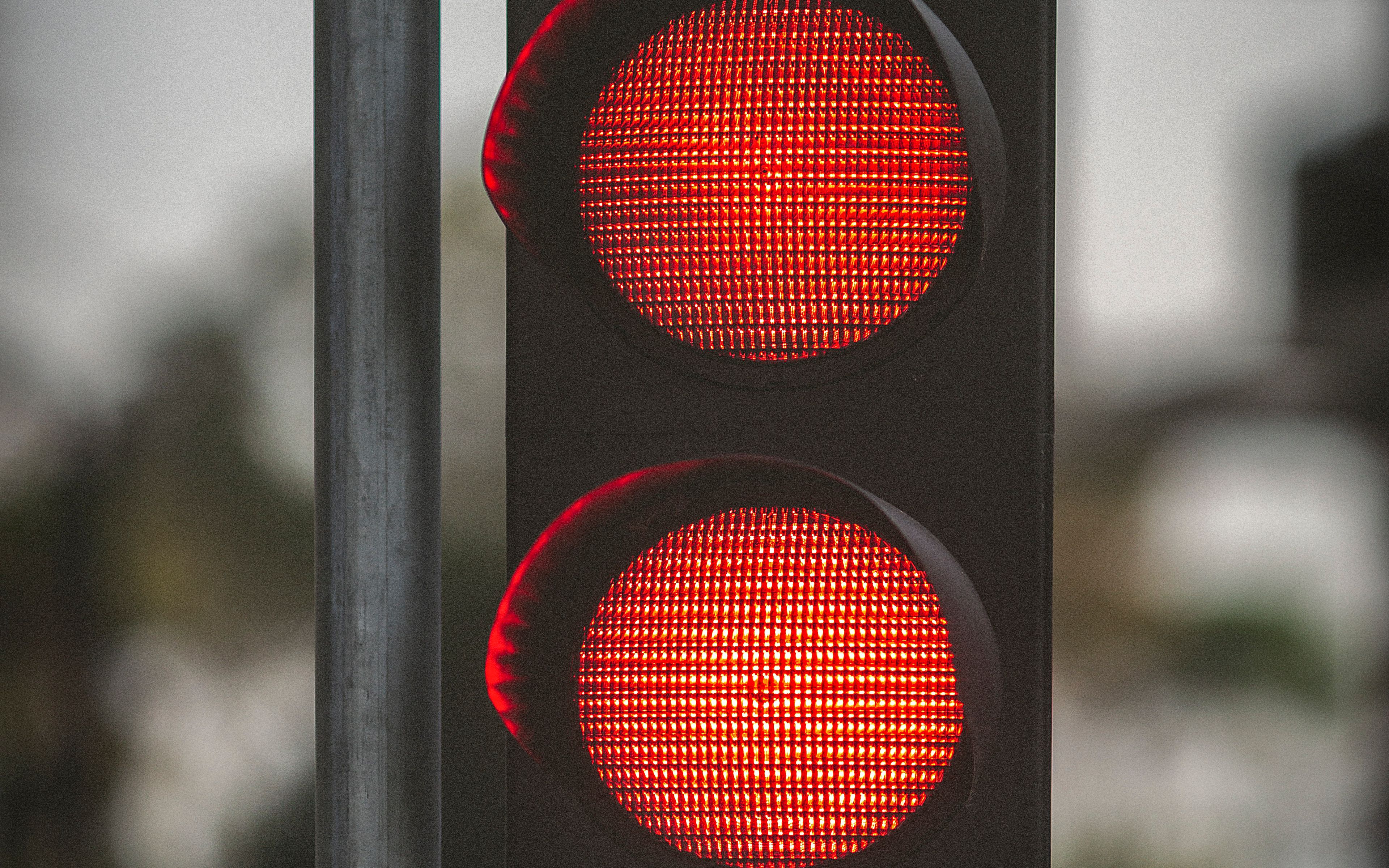 Traffic light red. Светофор trafficlight-led 230в. Красный светофор. Красный свет светофора.