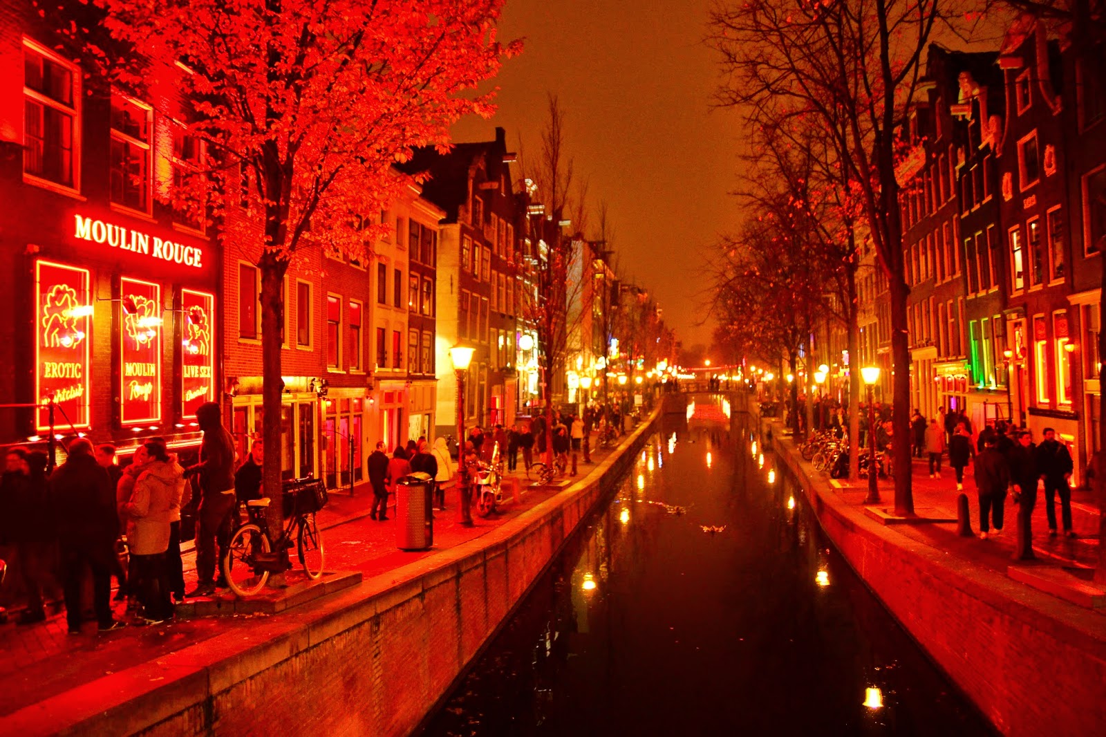 Амстердам ночью улица красных фонарей