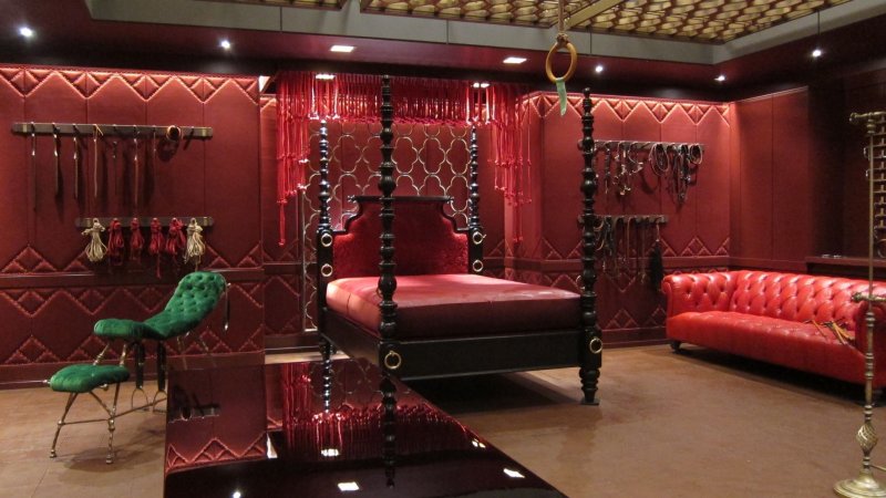 50 Оттенков серого, красная комната Кристиана Грея