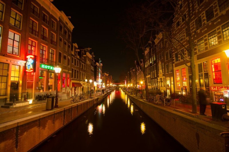 Квартал красных фонарей Амстердам де Валлен