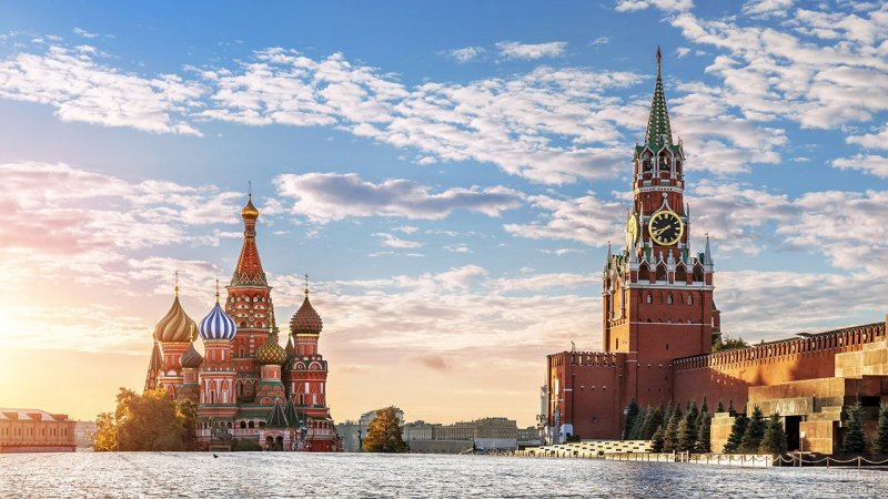 Московский Кремль Спасская башня и собор Василия Блаженного