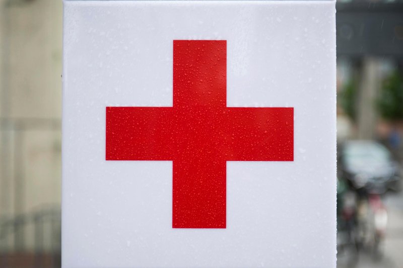 Красный больничный крест