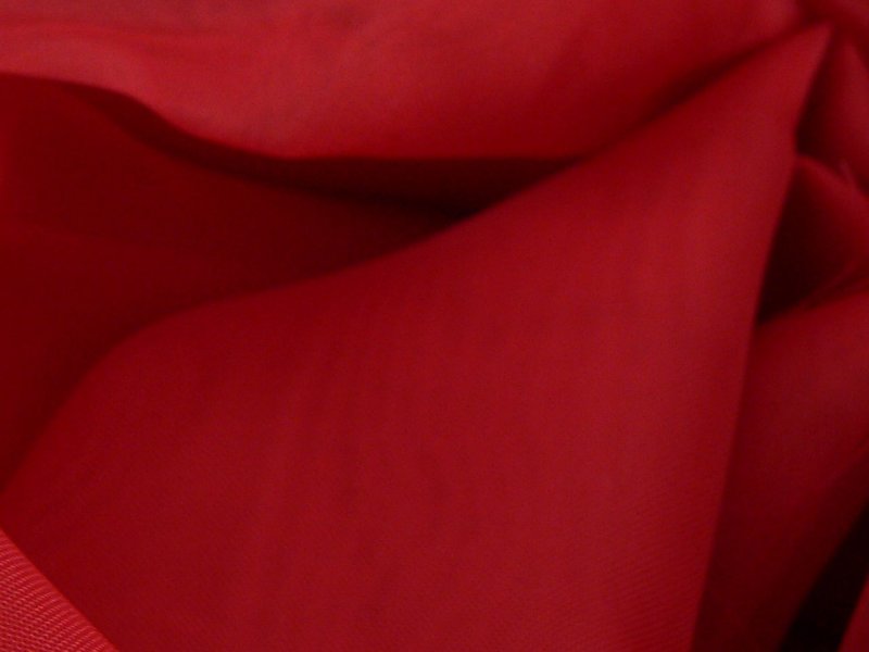 Красная вуаль