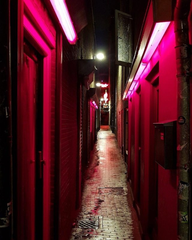 Ночная улица красных фонарей (46 фото)