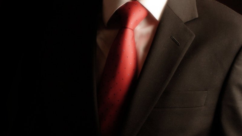 Мужчина в Красном галстуке