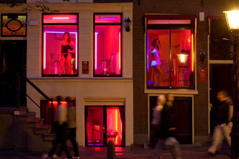 Улица красных фонарей Амстердам витрины