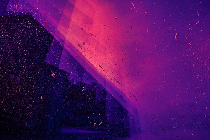 Аватар в темно фиолетовых тонах