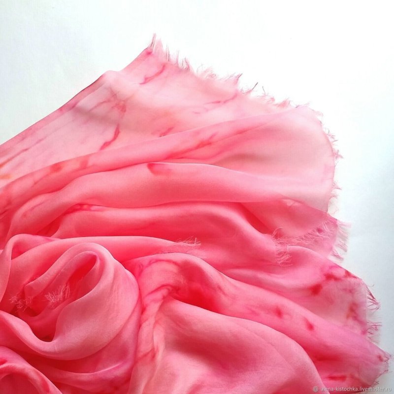 Бледно розовая ткань
