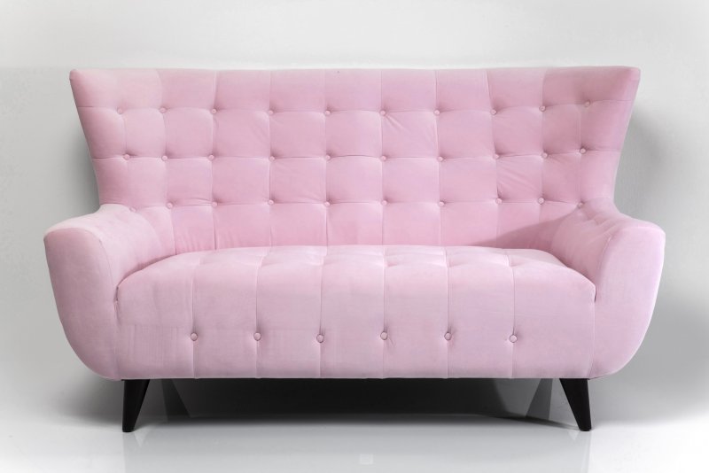 Розовый кожаный диван