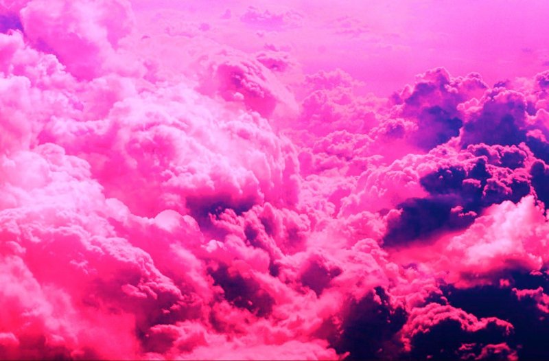 Ярко розовое небо