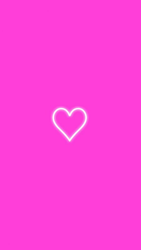 Сердце на розовом фоне