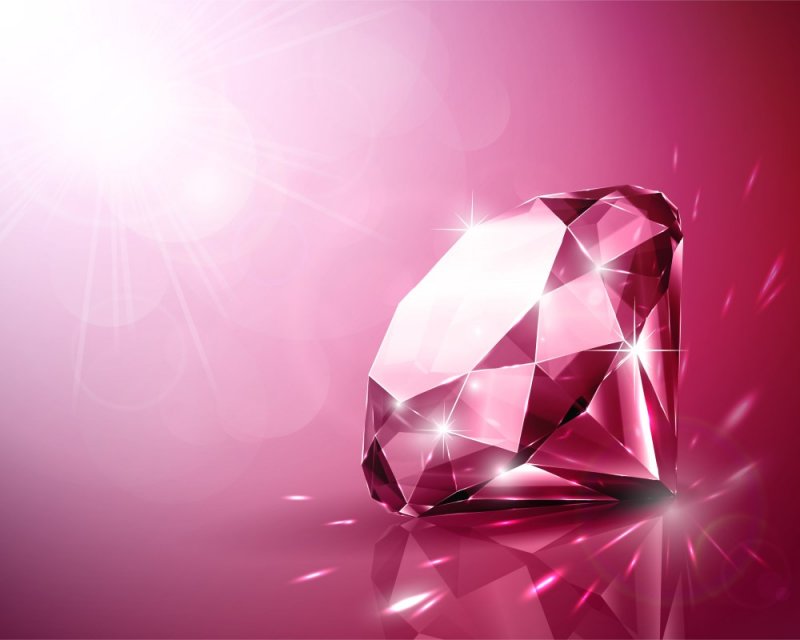 Алмаз на розовом фоне