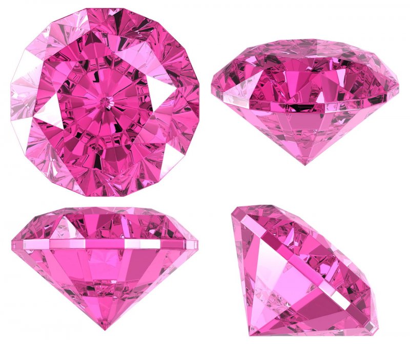 Розовый бриллиант на прозрачном фоне