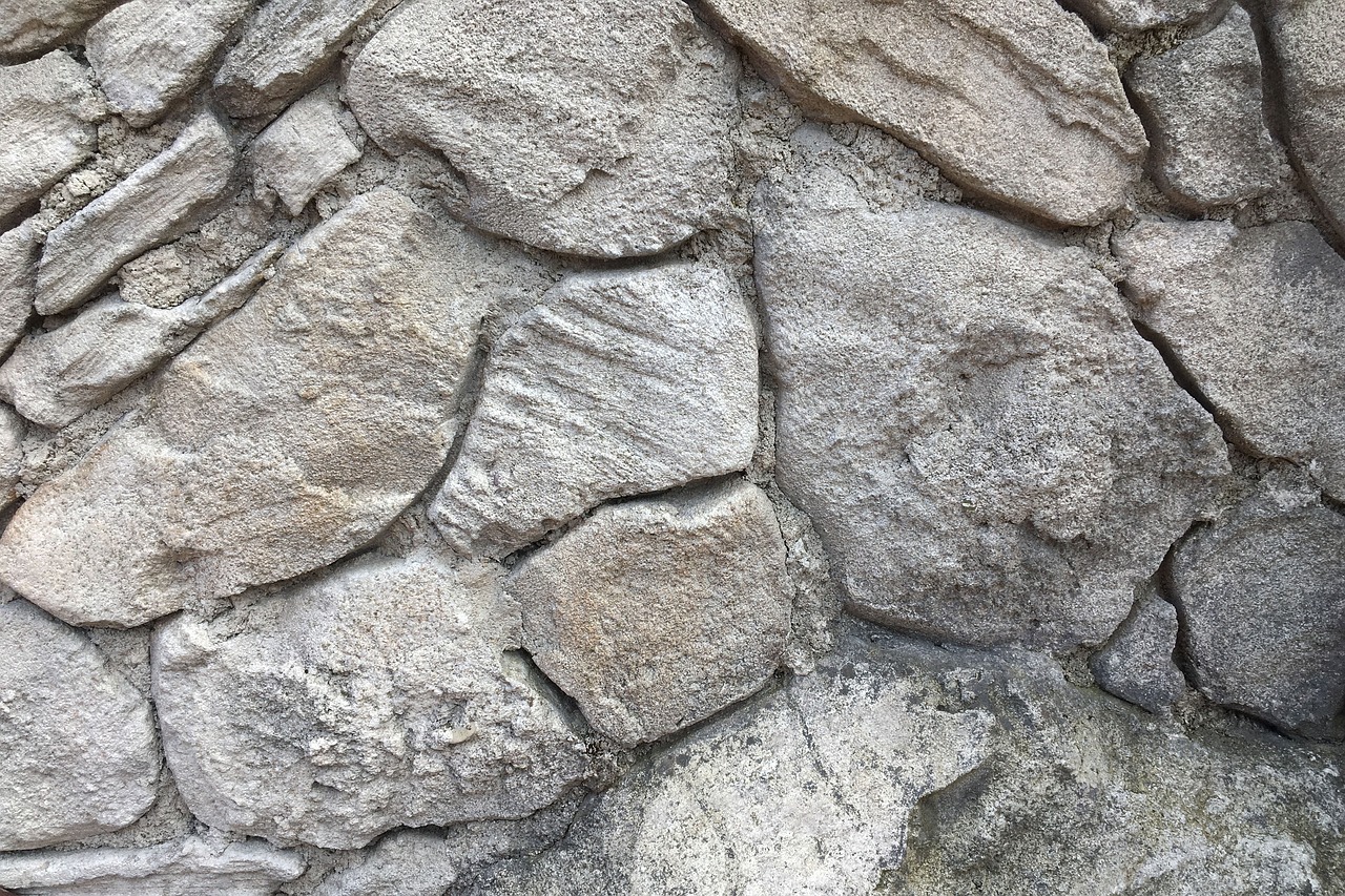 Каменный рельеф
