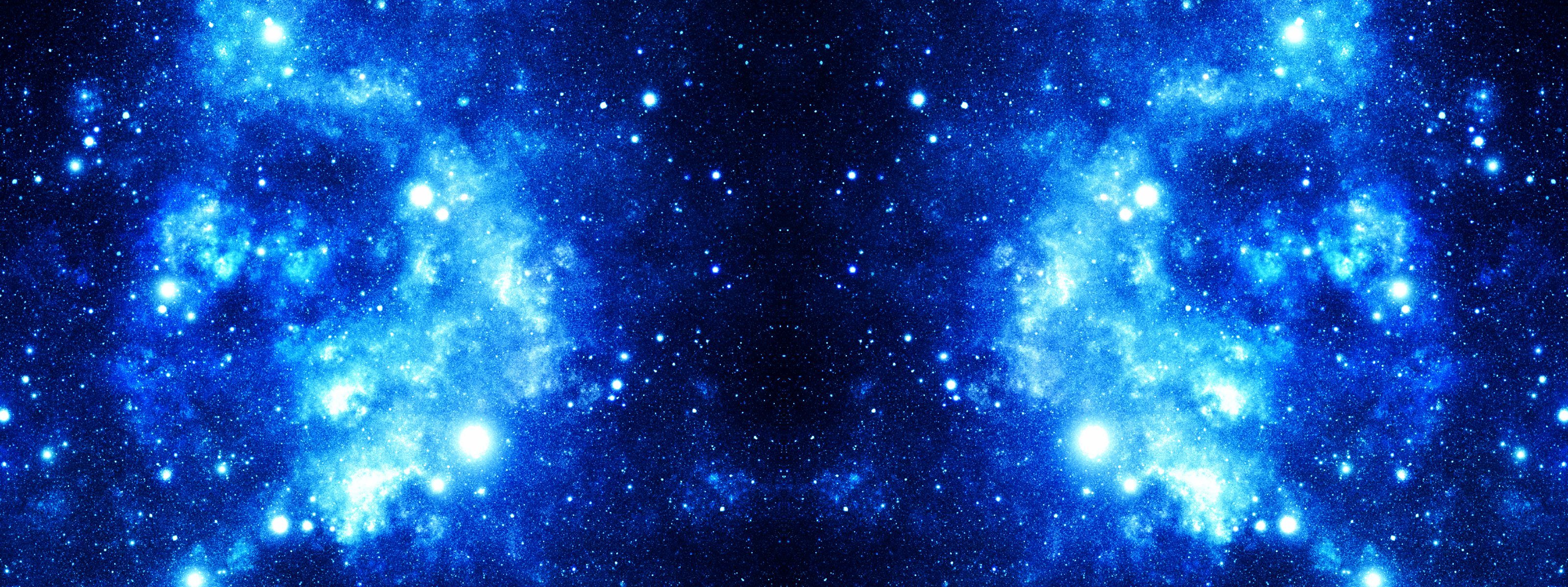 Голубая звезда в космосе