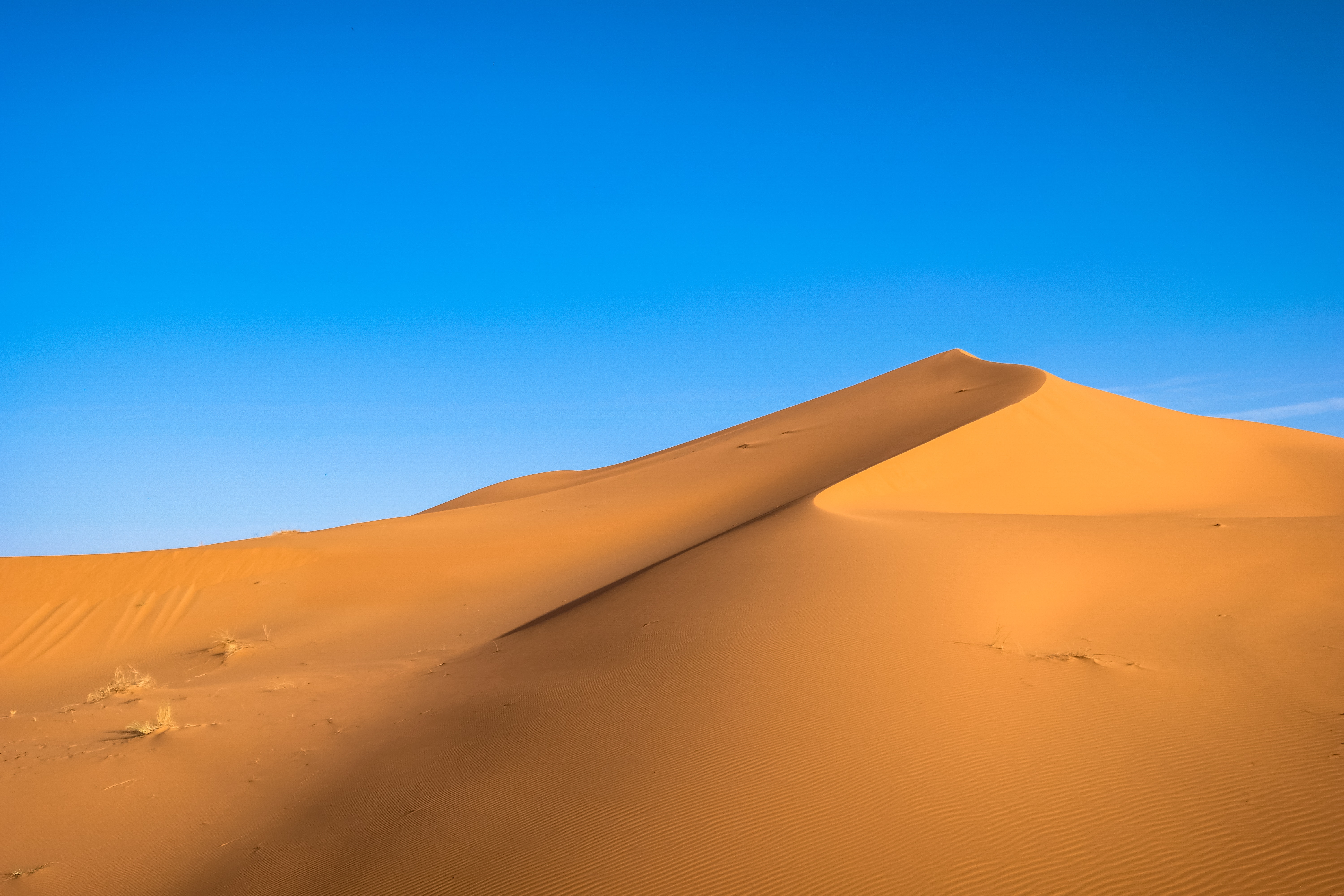 Синий песок в пустыне
