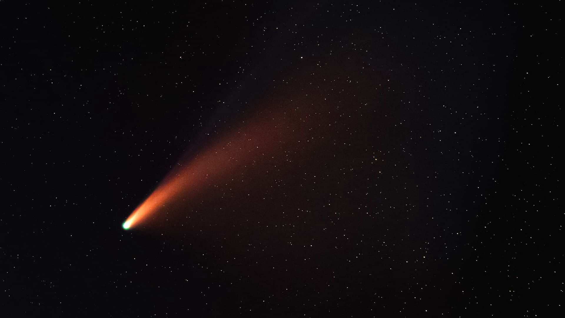 Комета Леонард 2021