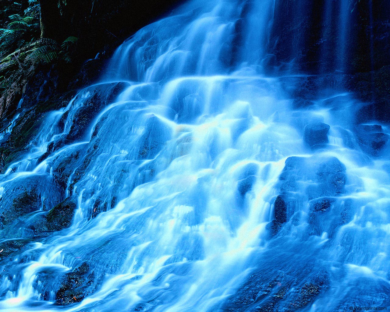 Неоновый водопад