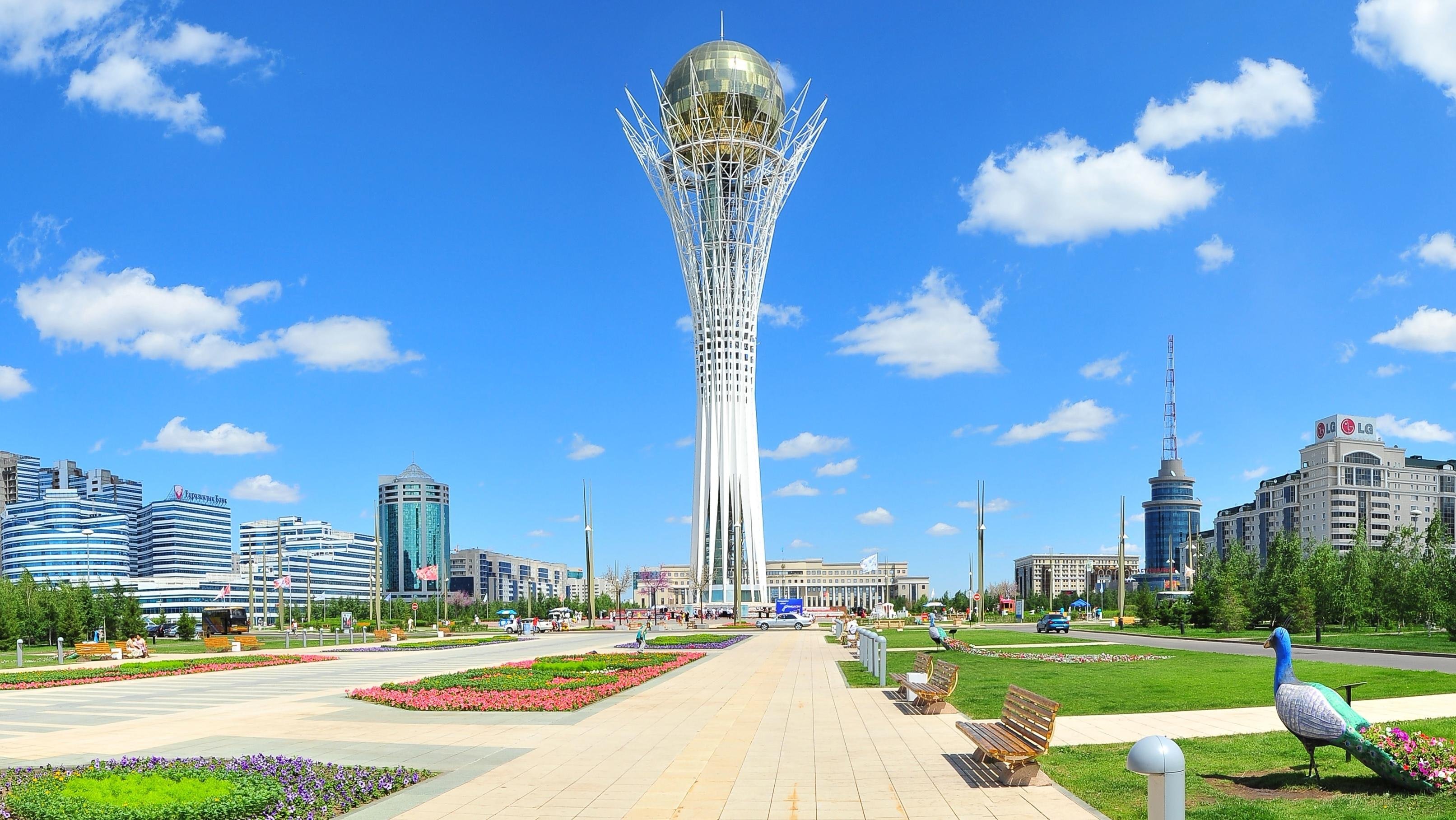 Монумент Астана-Байтерек источник: https://top10.Travel/dostoprimechatelnosti-Kazaxstana/