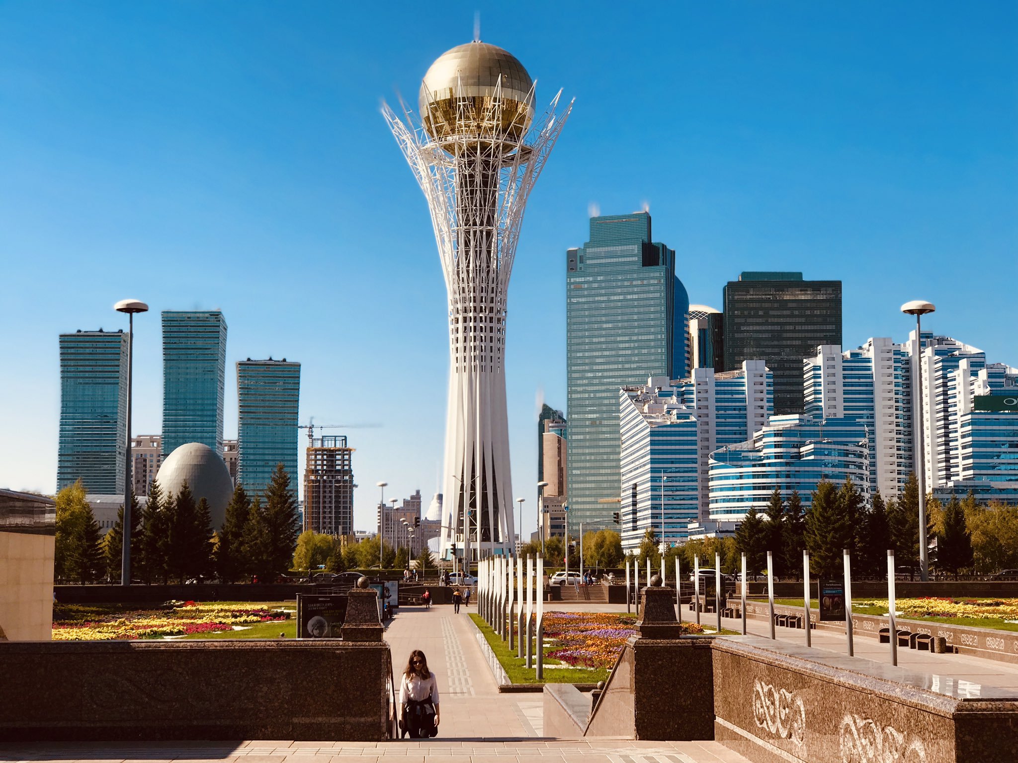 1. Монумент Астана-Байтерек