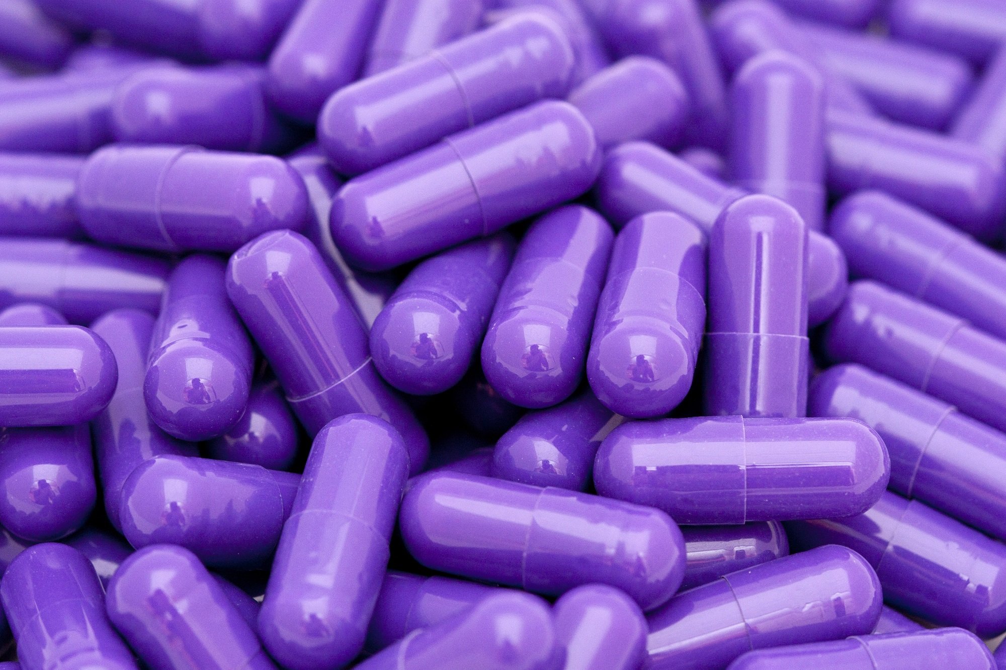 Таблетки фиолетового цвета