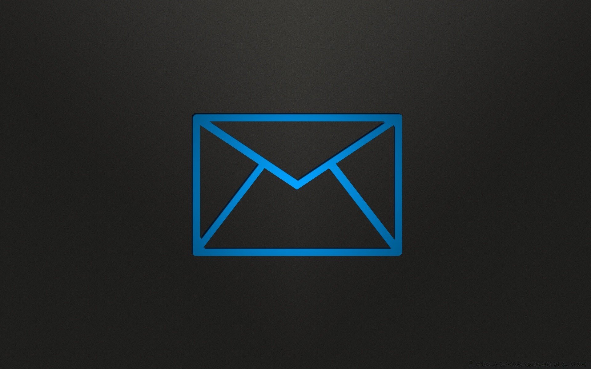 Значок почты на черном фоне