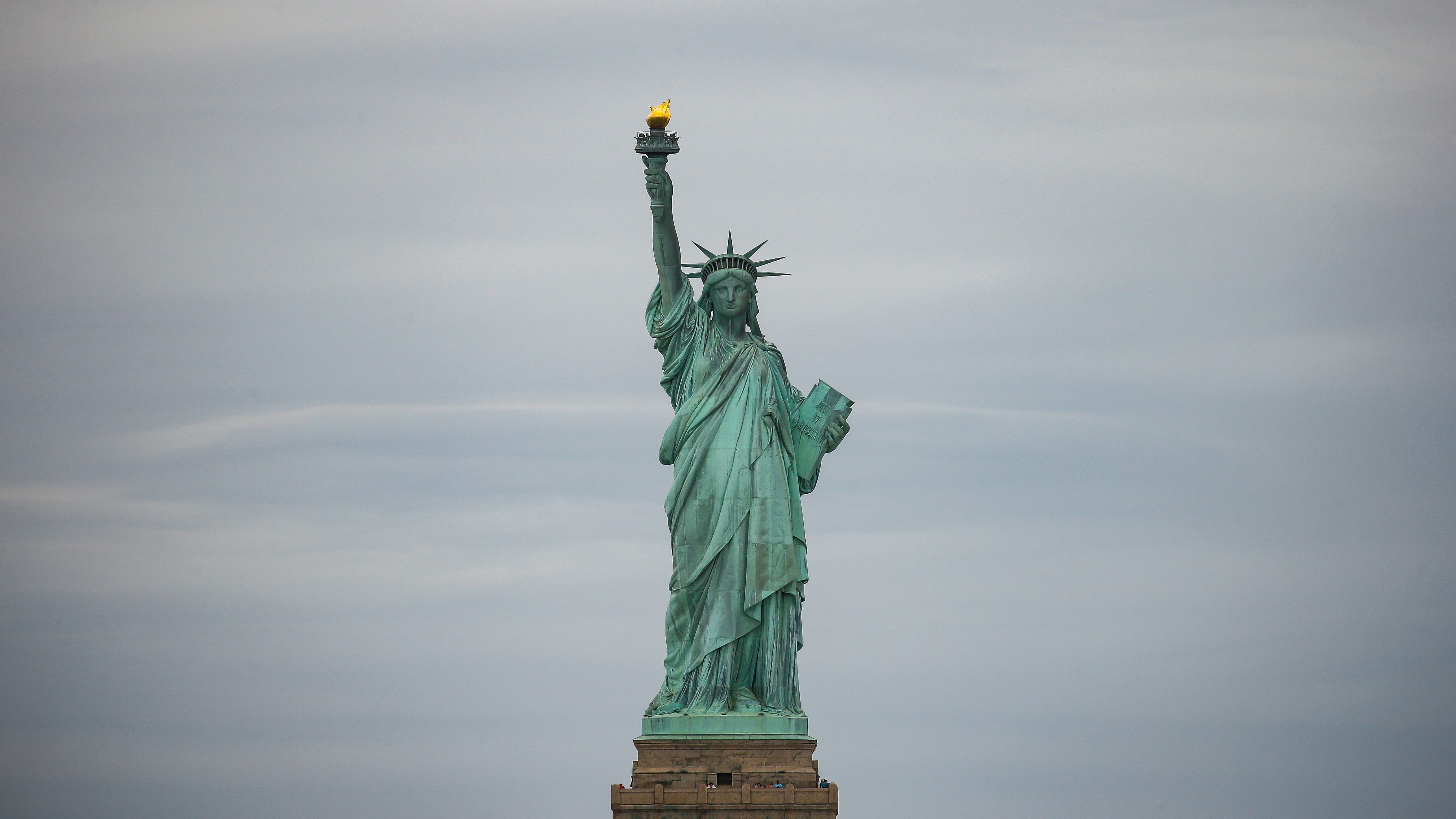статуя свободы крупно