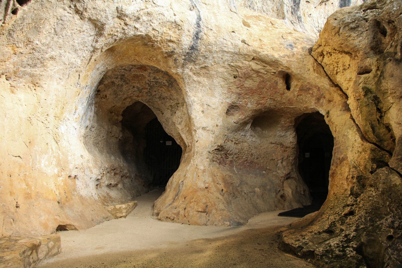 Пещера Фон Де Гом