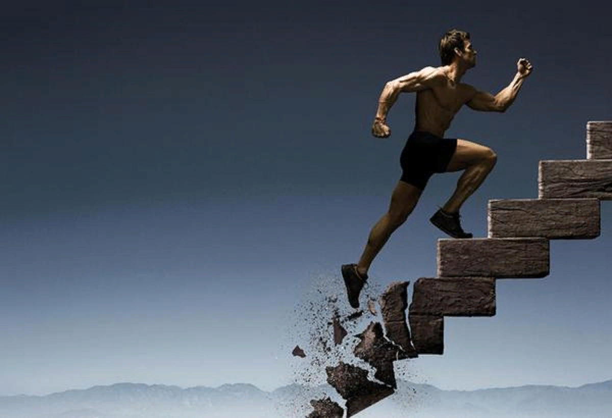 На первых трех шагах он тебя. Стремление вверх. Стремление к достижениям. Препятствия на пути к успеху. Вверх по лестнице.
