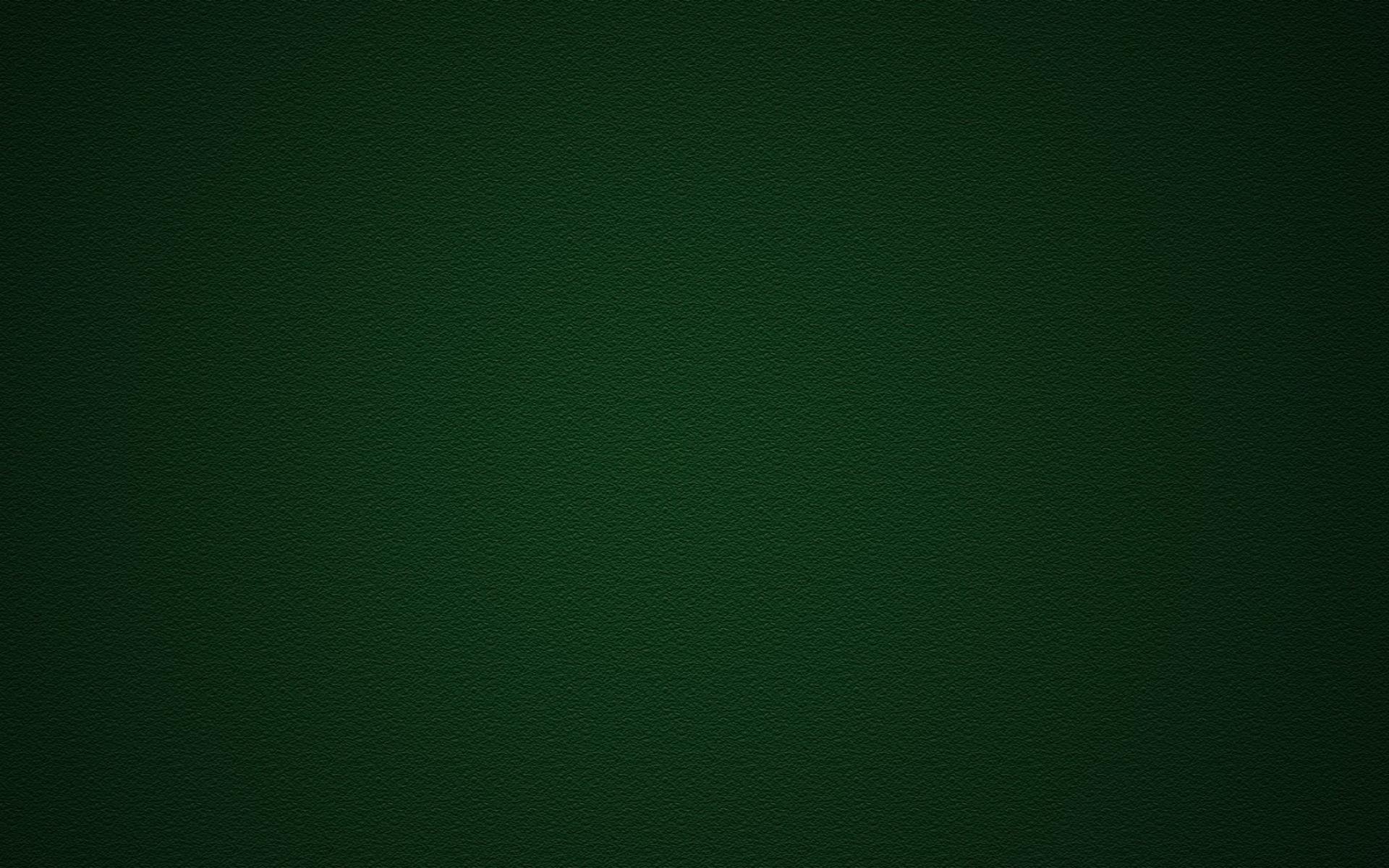 Темно зеленый цвет
