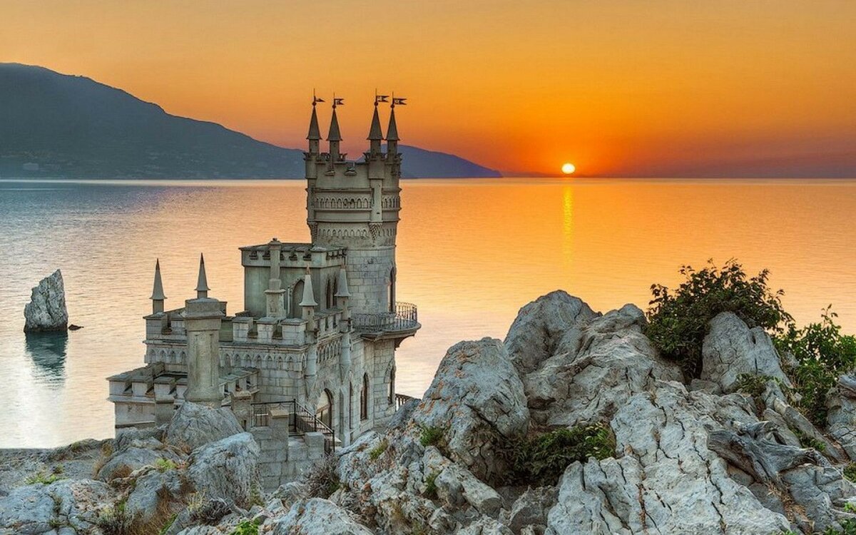 Крымский полуостров Ласточкино гнездо
