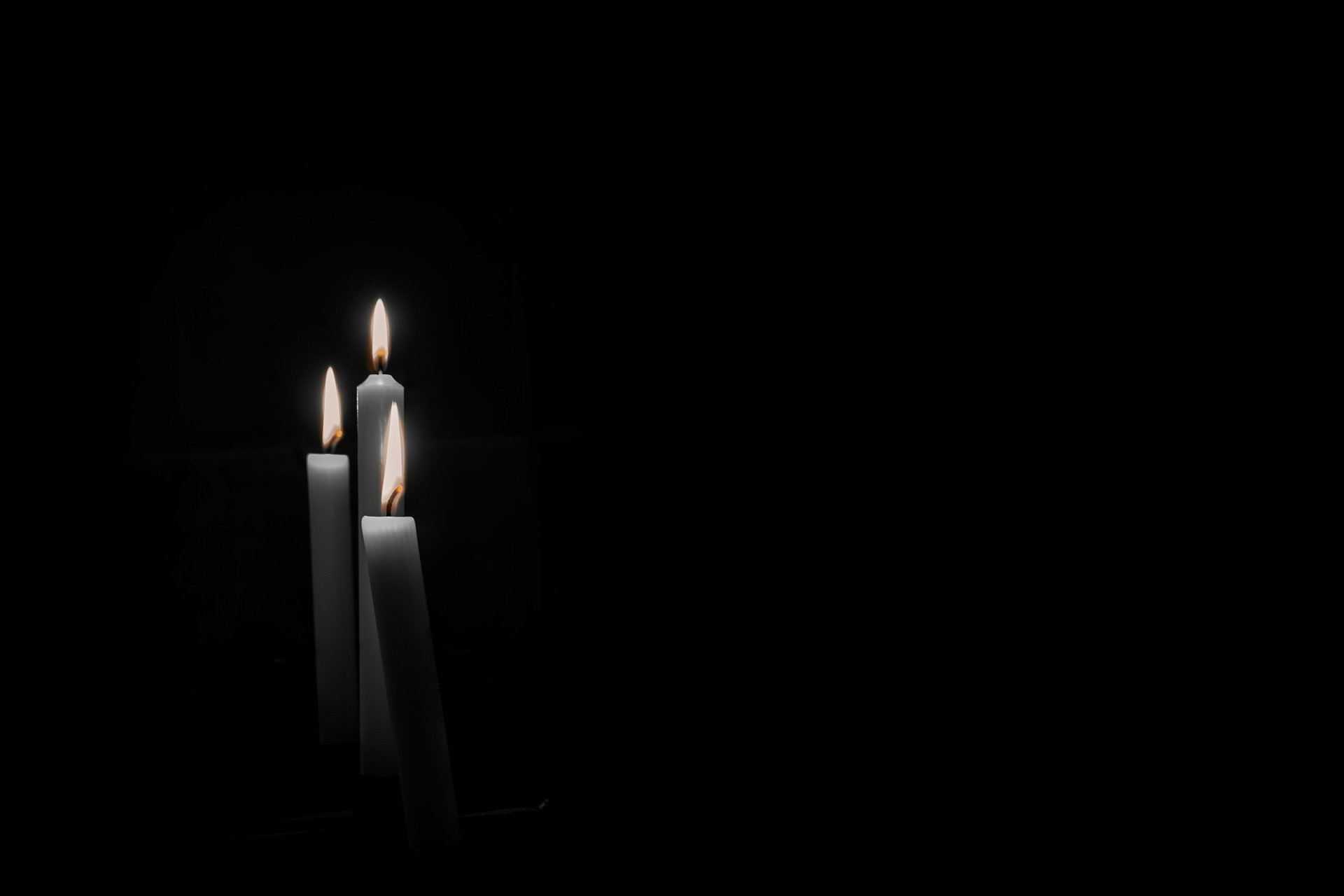 траурное фото со свечой