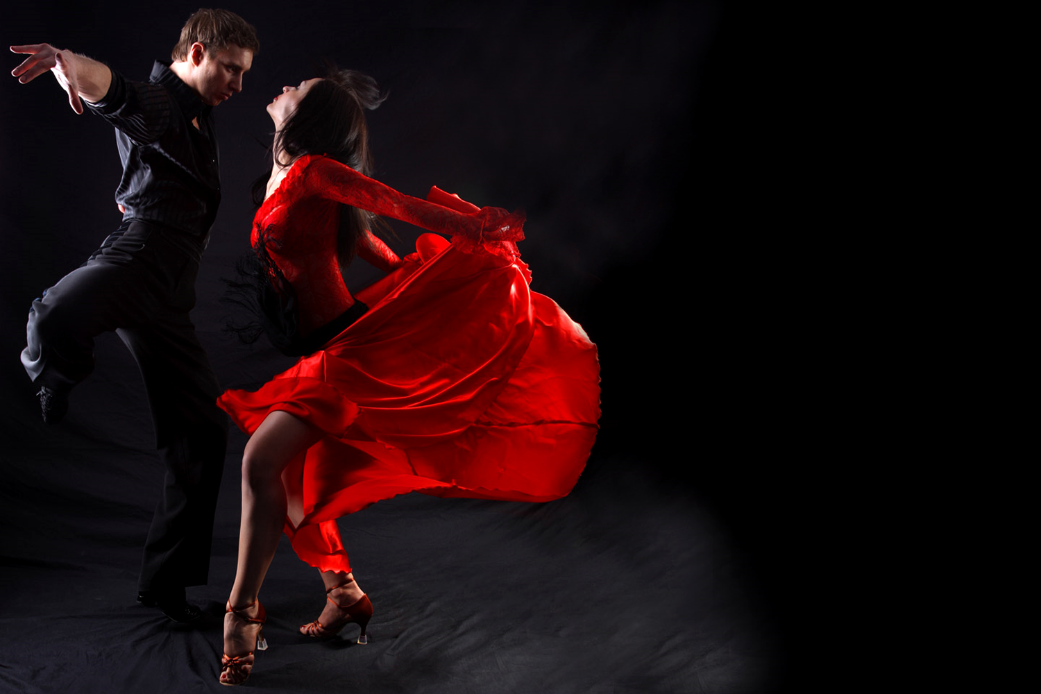 Женщины танцуют картинки. Аргентинский танцор танго Карлос Гарида. Художник Карлос Тавано танго. Хавьер Диас Аргентинское танго. Танго Румба Пасодобль.