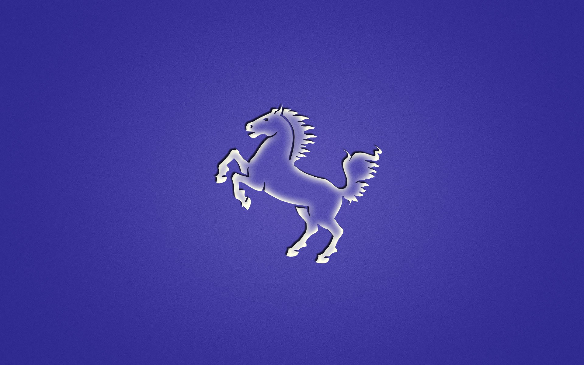 Лошадь на фиолетовом фоне