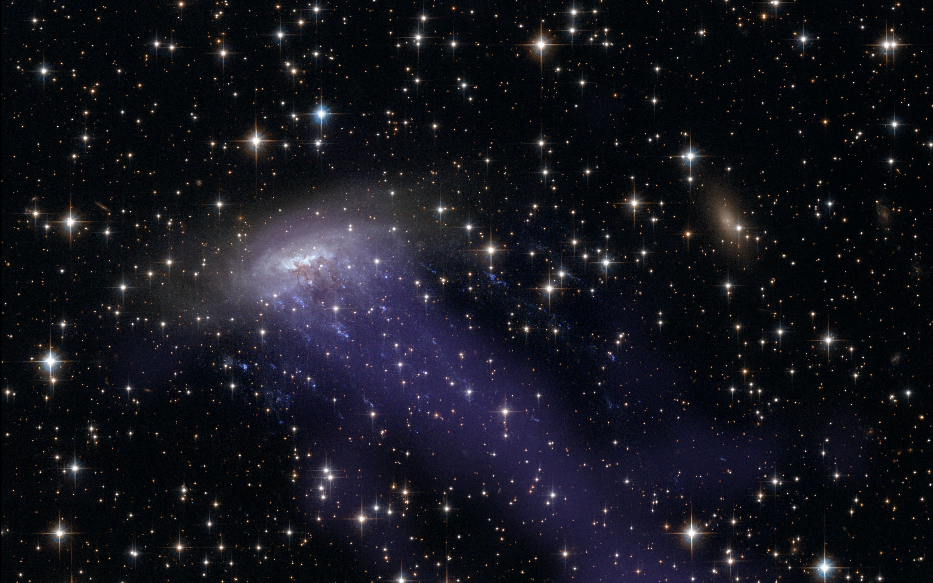 Галактика eso 137-001