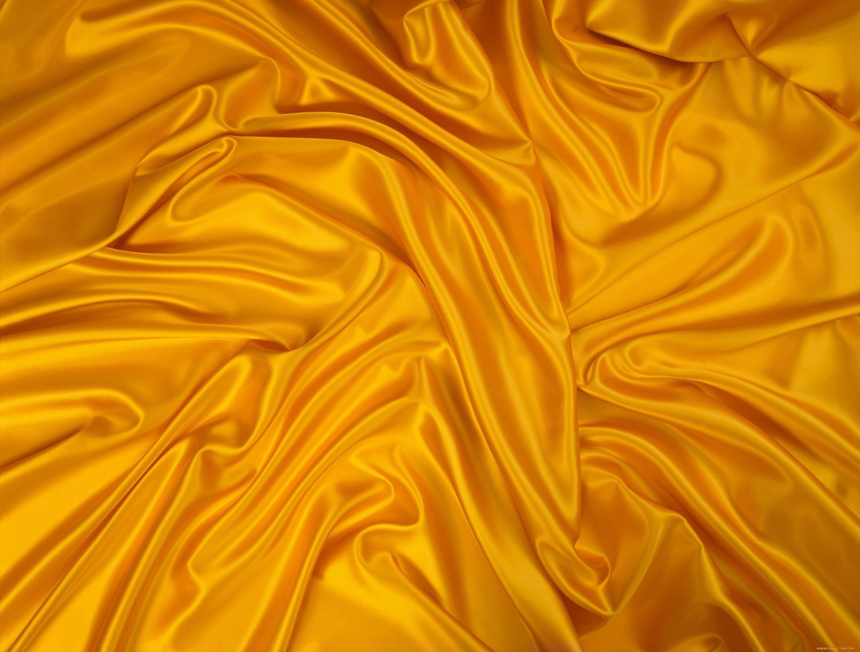Желтая ткань