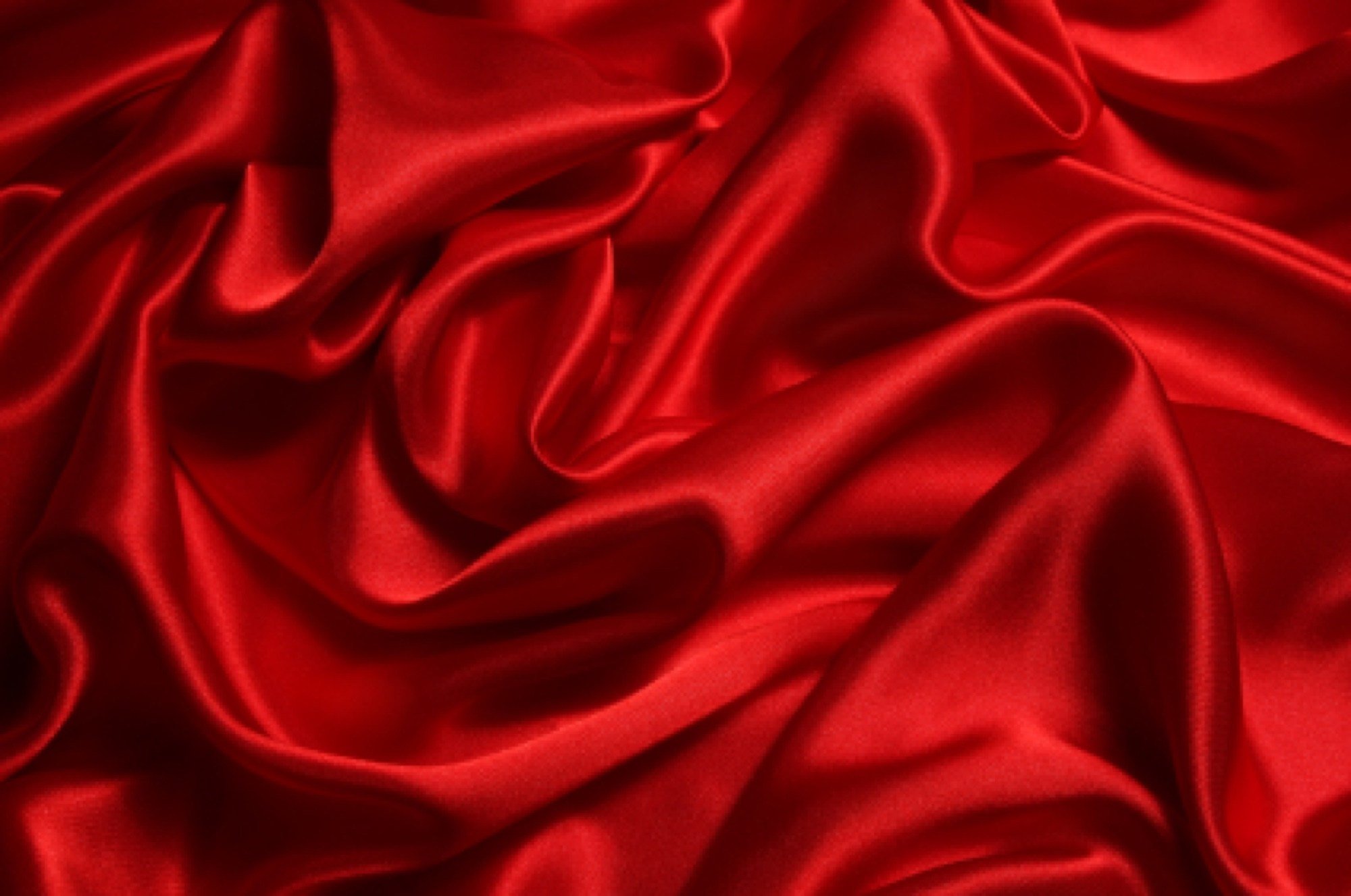 Шелковая ткань красного цвета