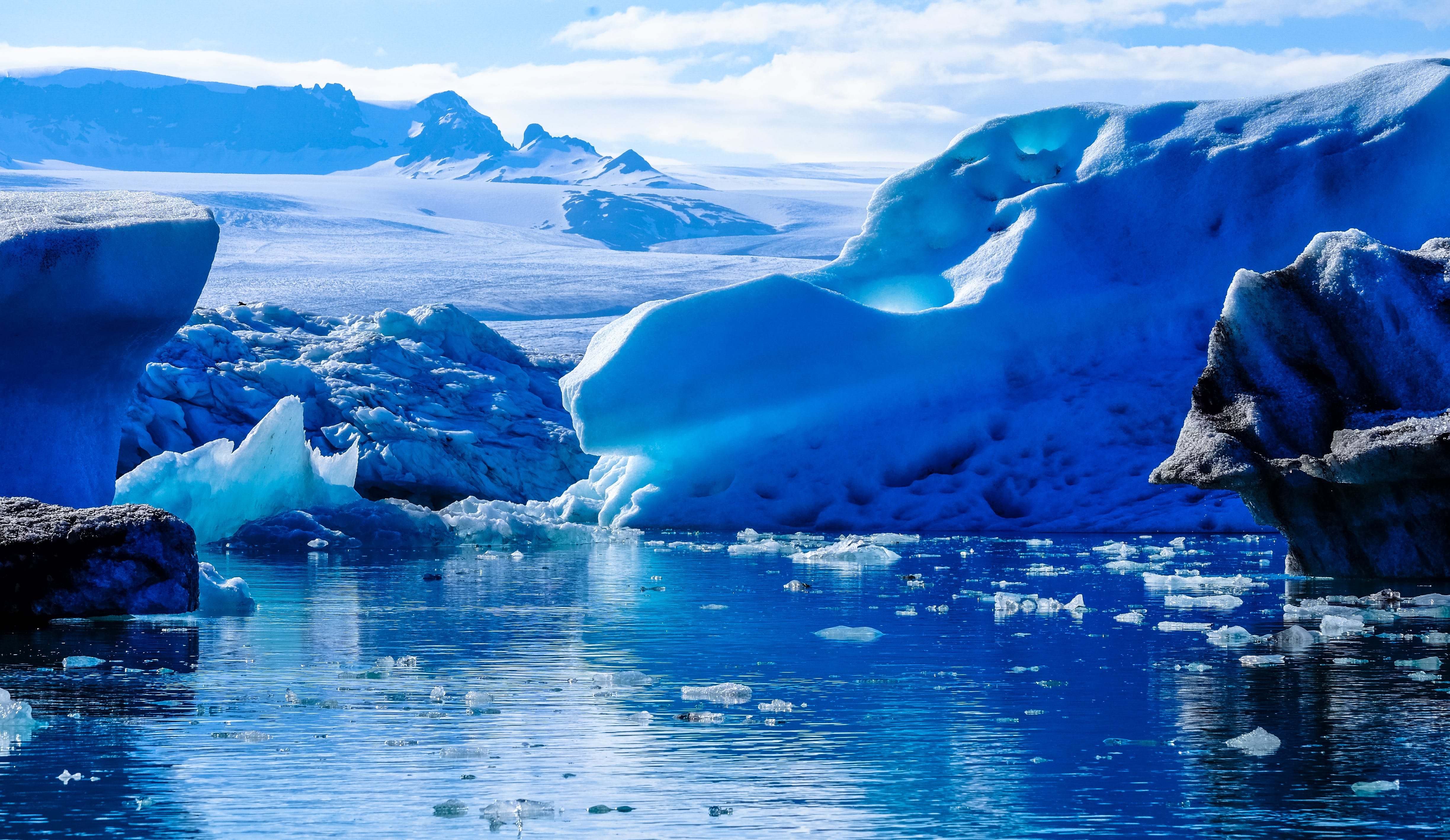 Лед 2 океан. Арктика Северный Ледовитый океан. Таяние ледников в Арктике. Северный полюс таяние ледников. Антарктида (материк) айсберги.