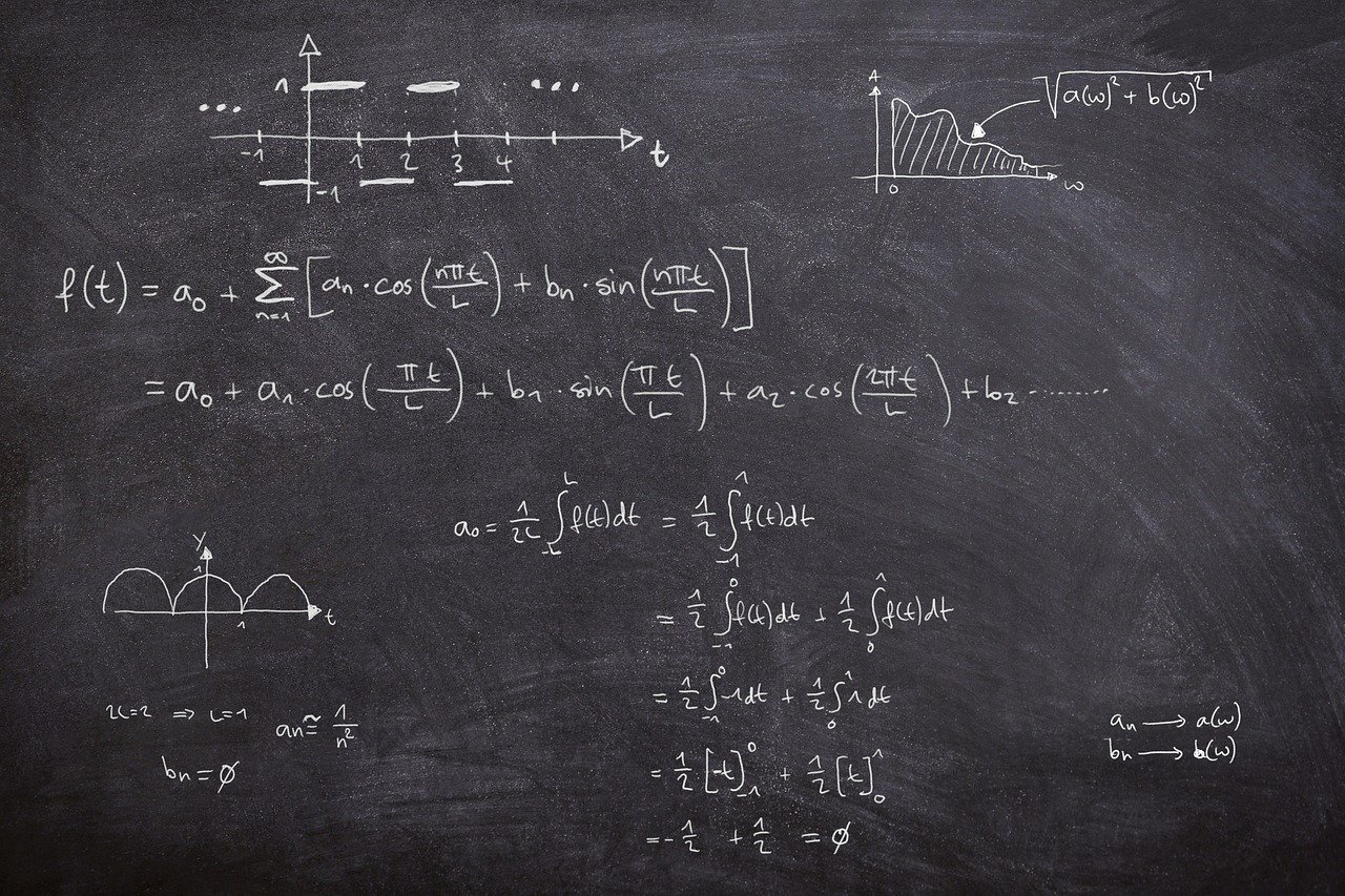 Математические уравнения на доске