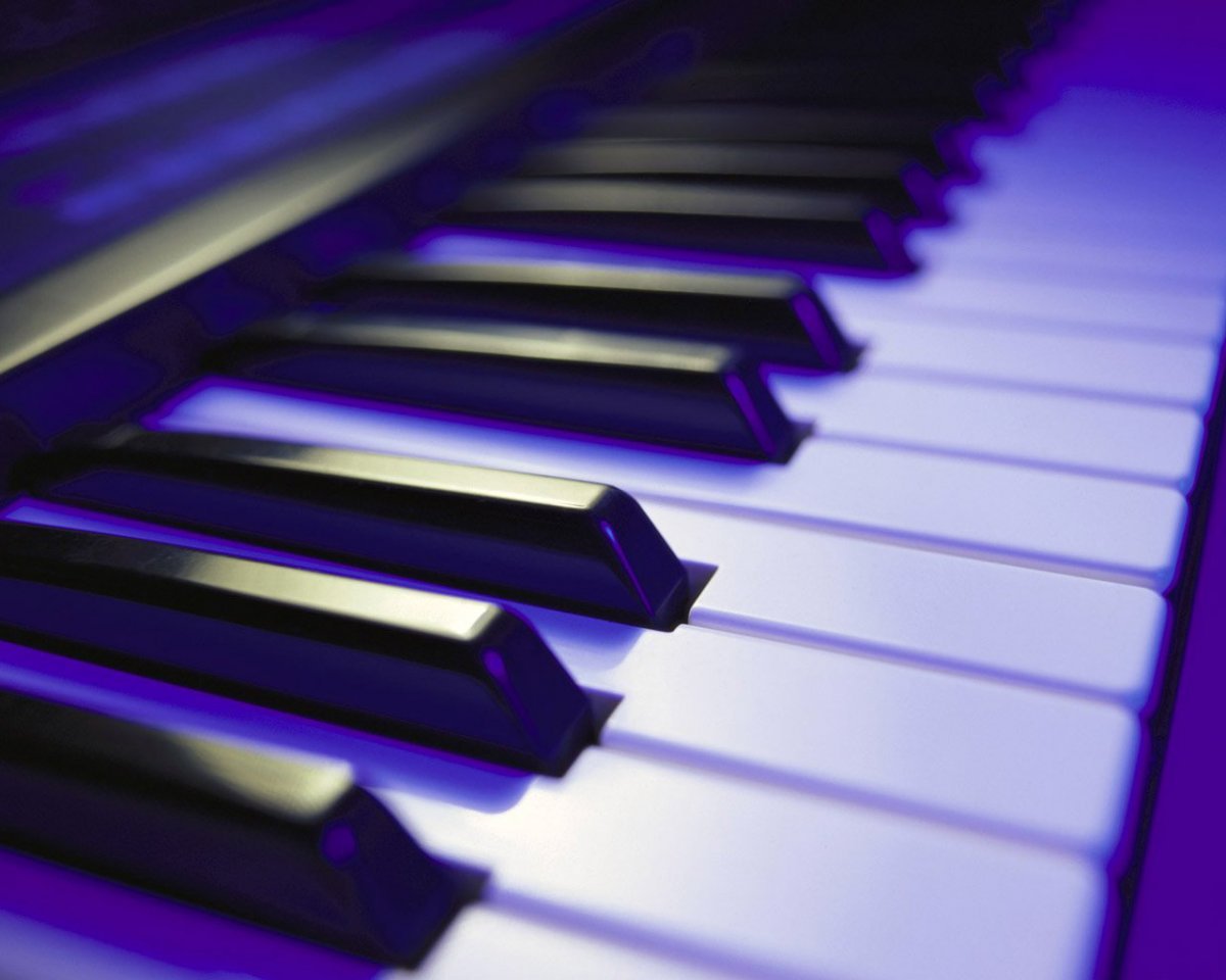 Фиолетовое пианино