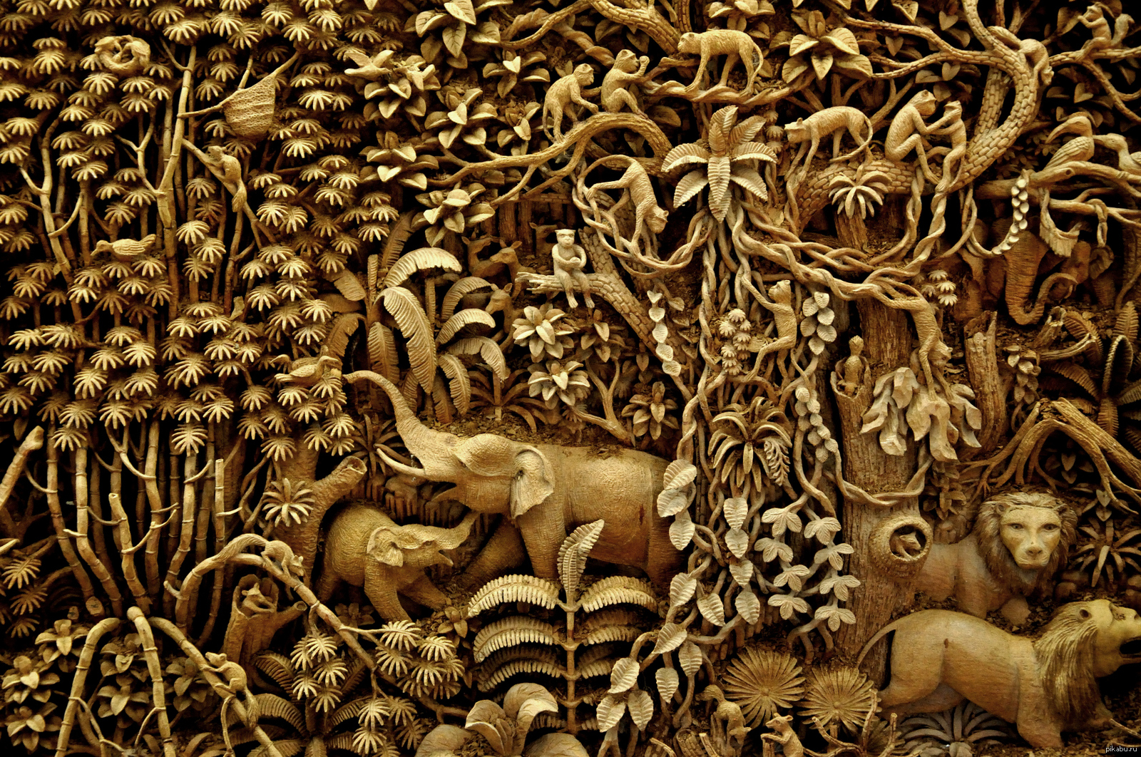 Тайские картины из дерева