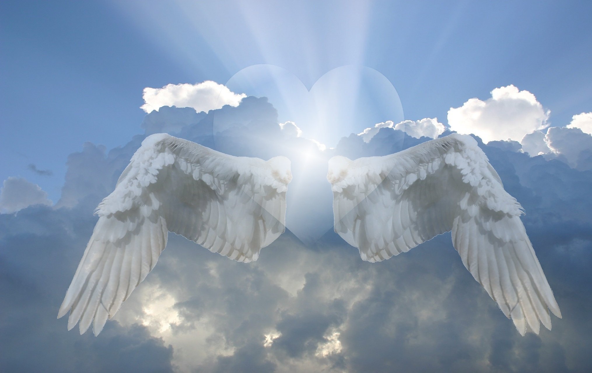 Крылья картинки. Ангел с крыльями. Ангел в небе. Небесные ангелы. Небесное крыло.