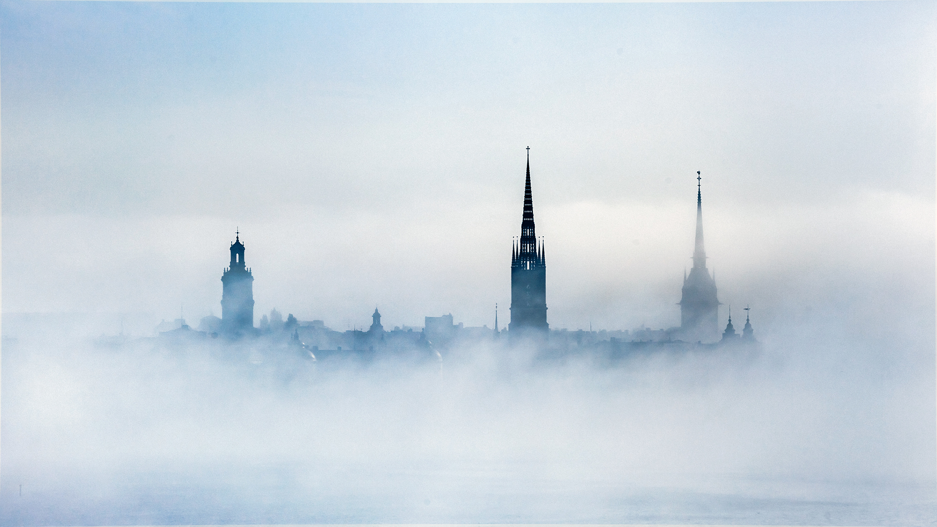 Стокгольм в облаках Швеция фон