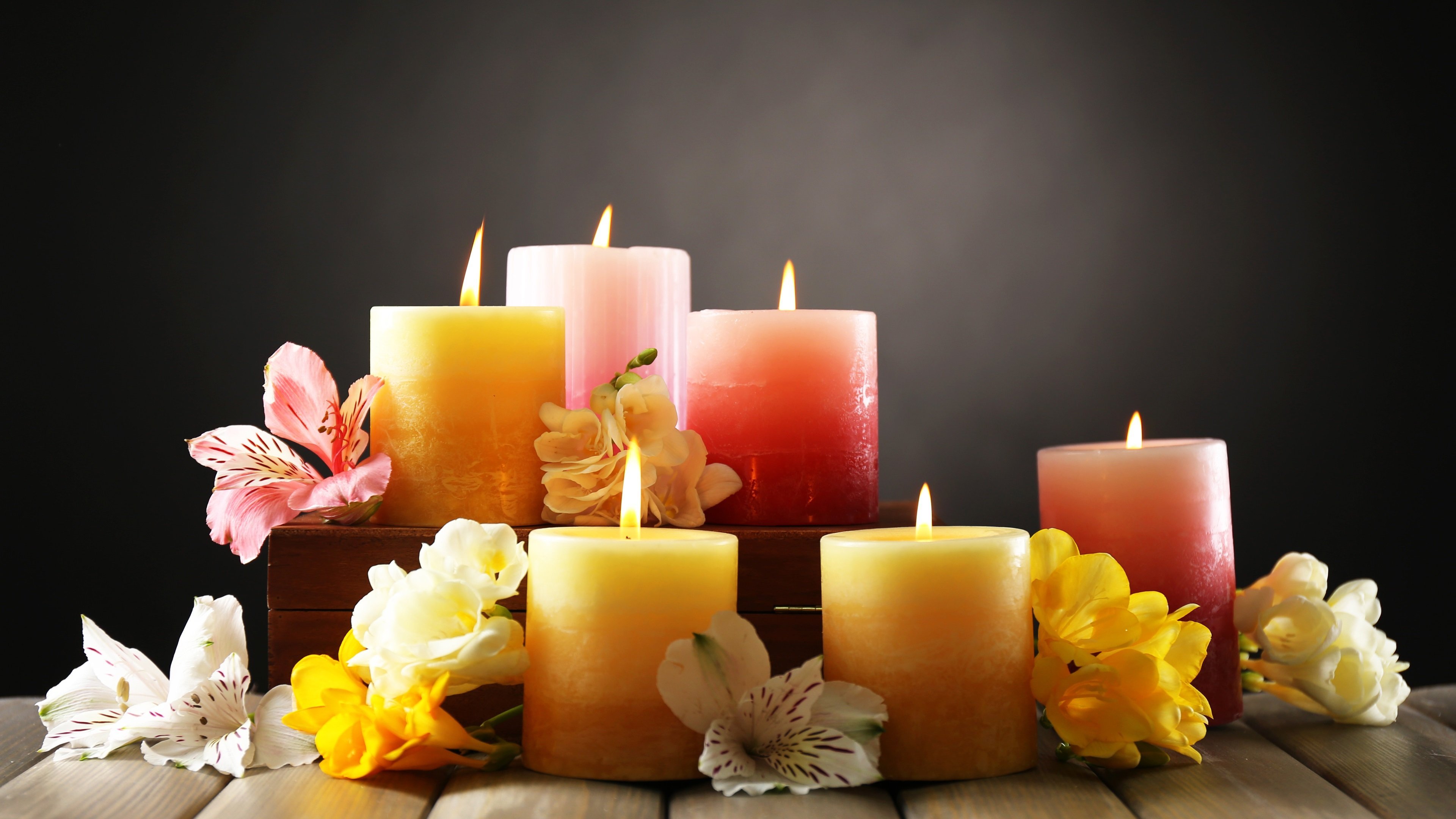 Свечка картинка. Свечи. Красивые свечи. Севичи. Разноцветные свечи.